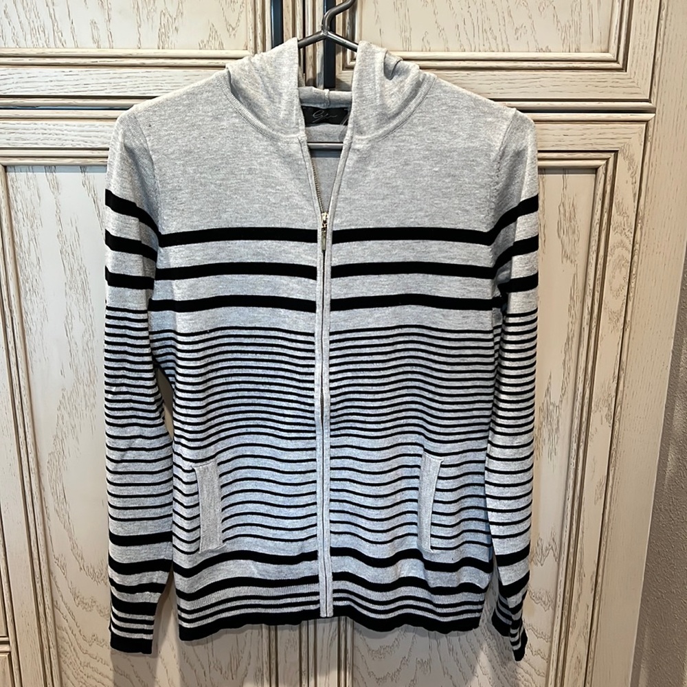 New Without Tags Hooded Zip-Up Sweater